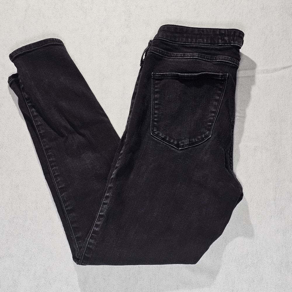 Hollister Womens 32x28. Black Skinny Jeans Stretchy Fit . High-rise Jean Legging - Picture 4 of 5